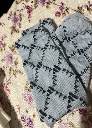 Gri Desenli Çorap - Görsel 3