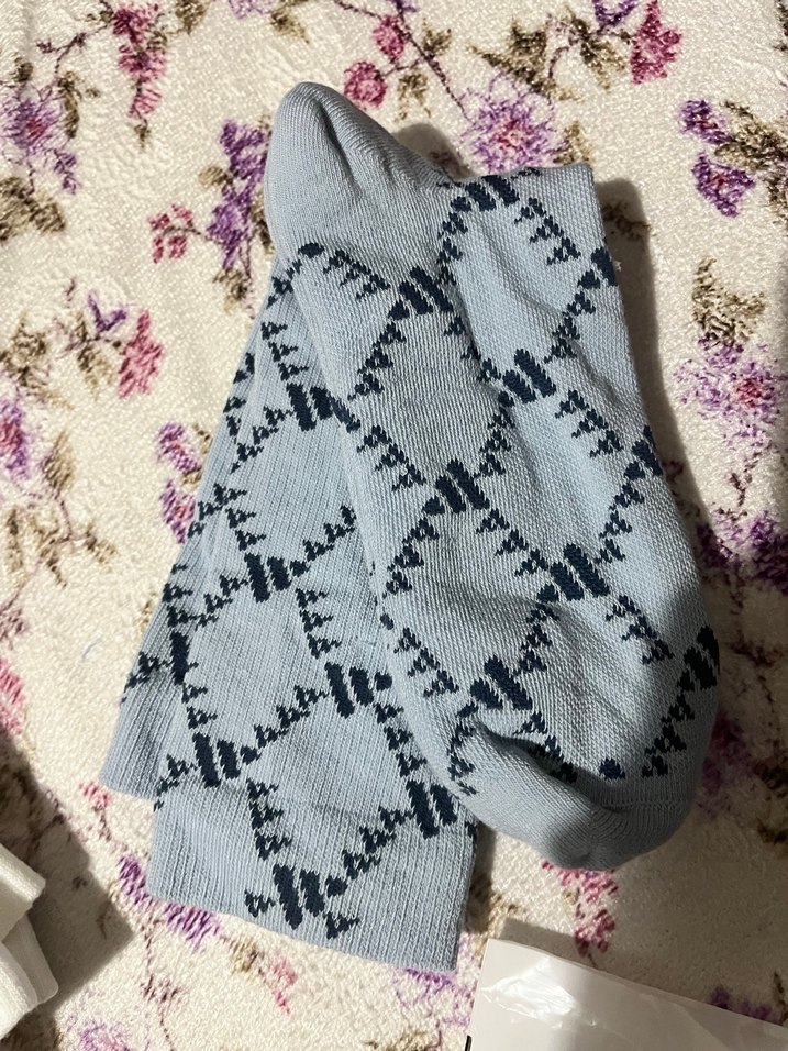 Gri Desenli Çorap - Görsel 2