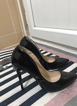 Stiletto 37