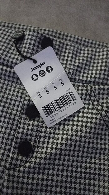 s Beden siyah Renk Kareli Kısa Şort