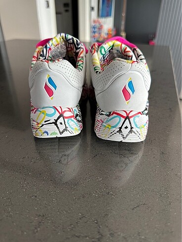 29 Beden TEMİZ SKECHERS