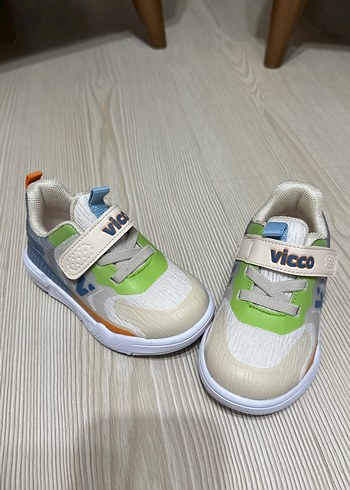 23 Beden beyaz Renk Vicco Erkek Çocuk Beyaz Bağcıksız Spor Ayakkabı
