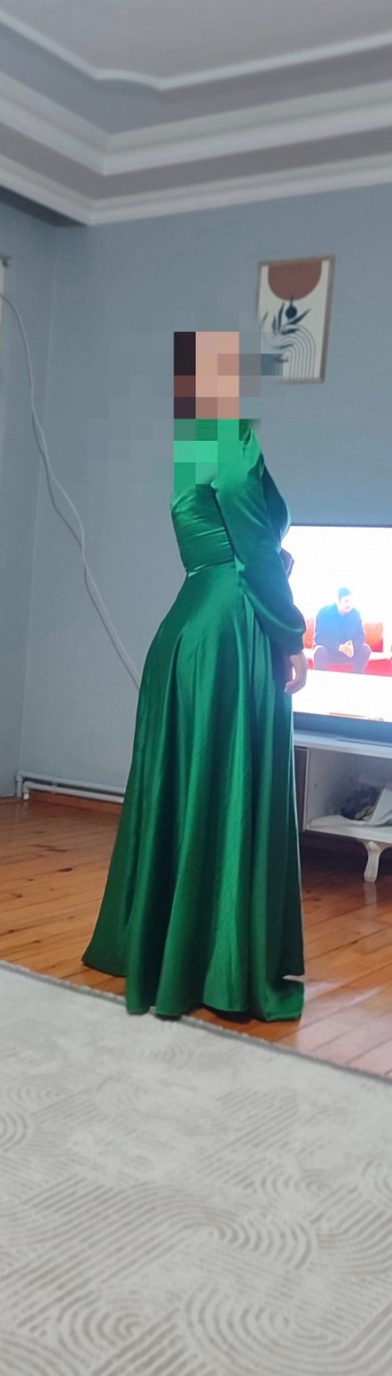 Yeşil Drapeli Uzun Kollu Tesettür Abiye - Görsel 3