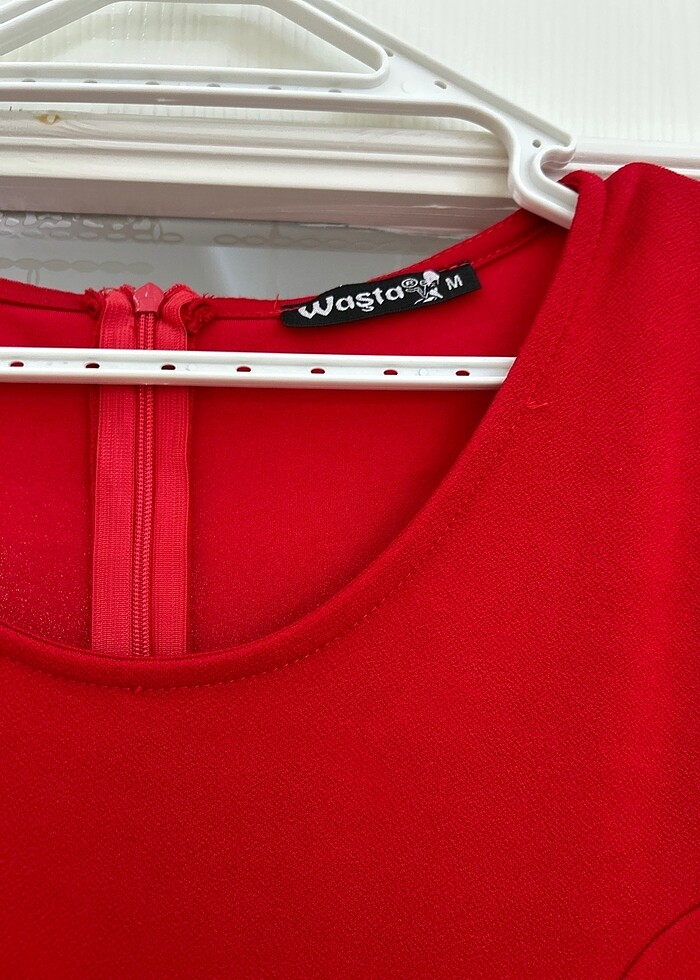 Kırmızı balık elbise - Görsel 4