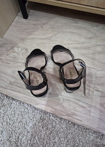 Kalın topuklu ayakkabı - Görsel 2