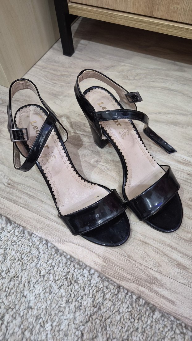Kalın topuklu ayakkabı - Görsel 4