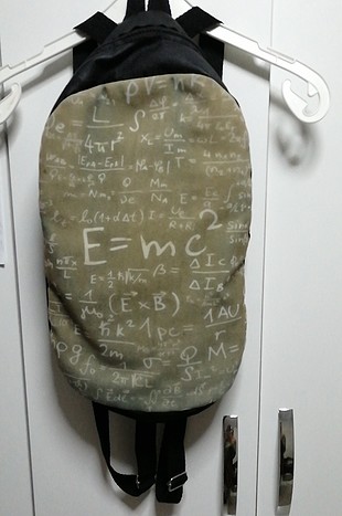 E=mc2 sırt çantası 