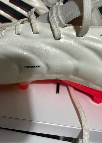 Beyaz adidas copa 42, 40,5 ve 40 var tam prof - Görsel 4