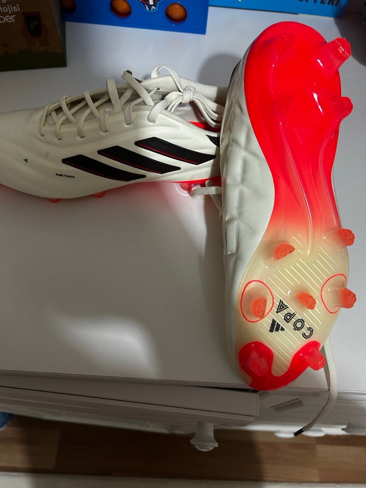 Beyaz adidas copa 42, 40,5 ve 40 var tam prof - Görsel 5
