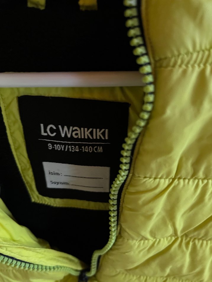 Sarı Kapüşonlu Kısa Kadın Kışlık Mont - Görsel 2