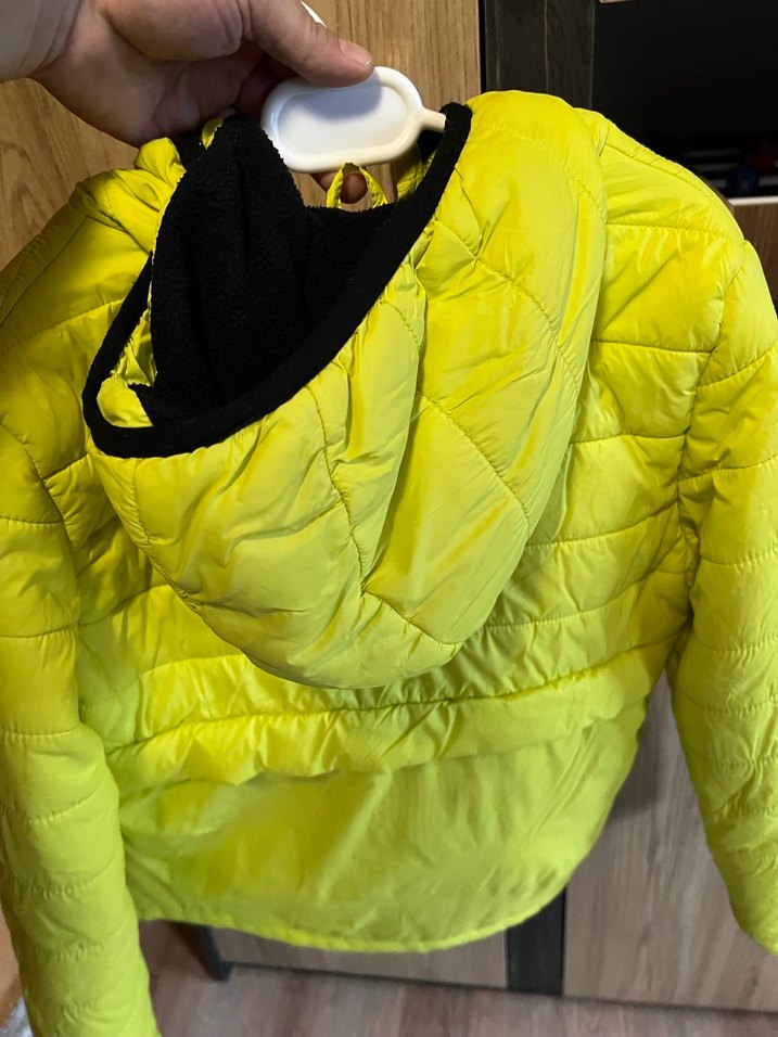 Sarı Kapüşonlu Kısa Kadın Kışlık Mont - Görsel 3