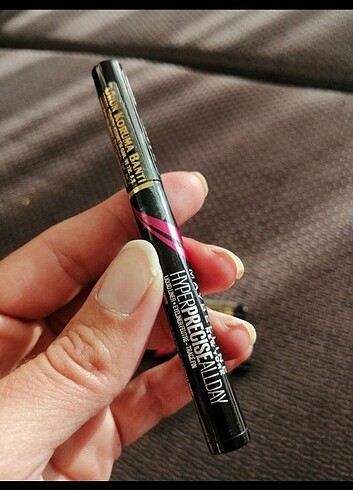 Beden Maybelline eyleyner