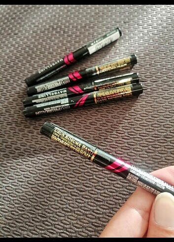 Maybelline eyleyner 