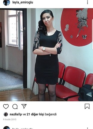 Siyah kollari tasli detay dalgic kumas esnek mini elbise