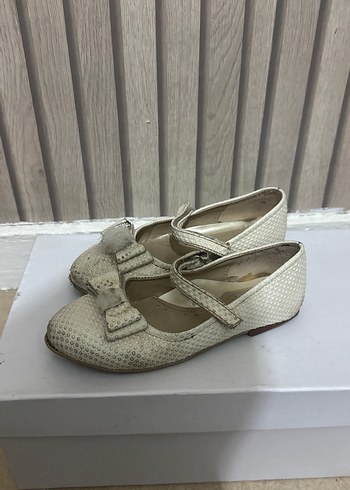 Kız Çocuk Beyaz Tokalı Babet Ayakkabı - Görsel 2