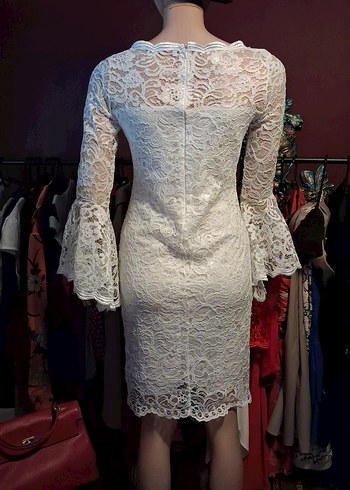 Beyaz güpür kendinden göğüs pedli abiye elbise - Görsel 8