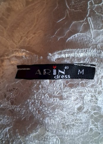 Beyaz güpür kendinden göğüs pedli abiye elbise - Görsel 2