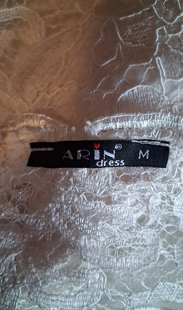 Beyaz güpür kendinden göğüs pedli abiye elbise - Görsel 2