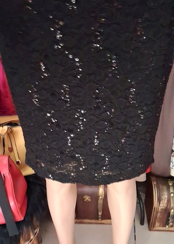 Siyah güpür üzerine pulpayet işlemeli astarlı abiye elbise - Görsel 5