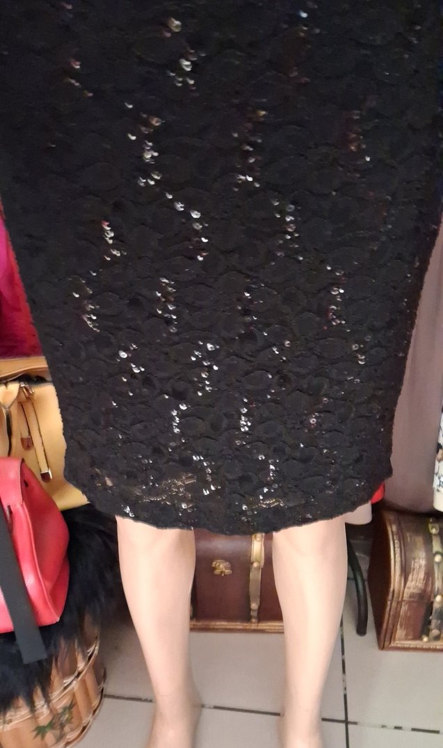 Siyah güpür üzerine pulpayet işlemeli astarlı abiye elbise - Görsel 5