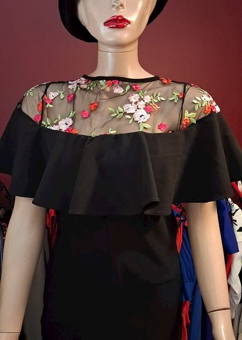 Üst kısmı tül üzerine nakışlı abiye elbise - Görsel 5