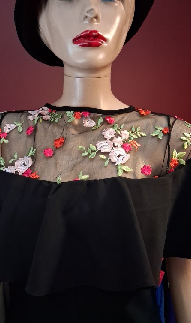 Üst kısmı tül üzerine nakışlı abiye elbise - Görsel 3