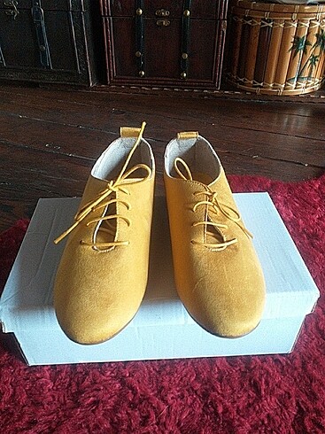 Sarı süet ayakkabı 