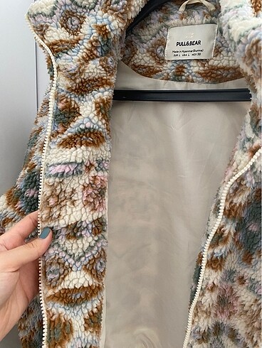 l Beden Pull bear peluş ceket