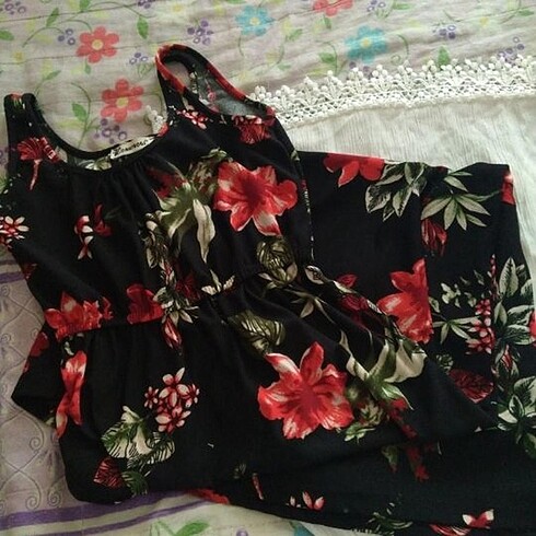 300 tl kırmızı/siyah uzun elbise - Görsel 2