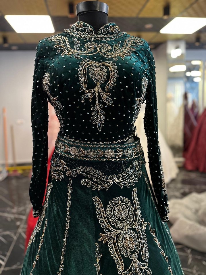 Boncuk İşlemeli Uzun Yeşil Kadın Kına Elbisesi - Görsel 4