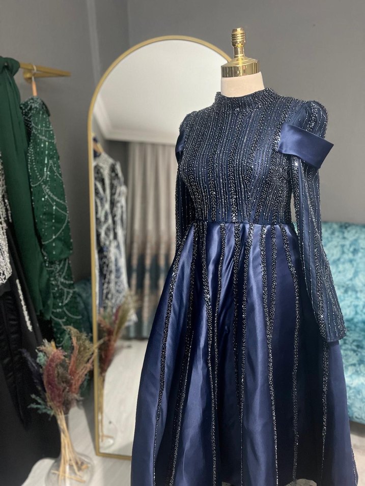 Navy İşlemeli Uzun Abiye Elbise - Görsel 3