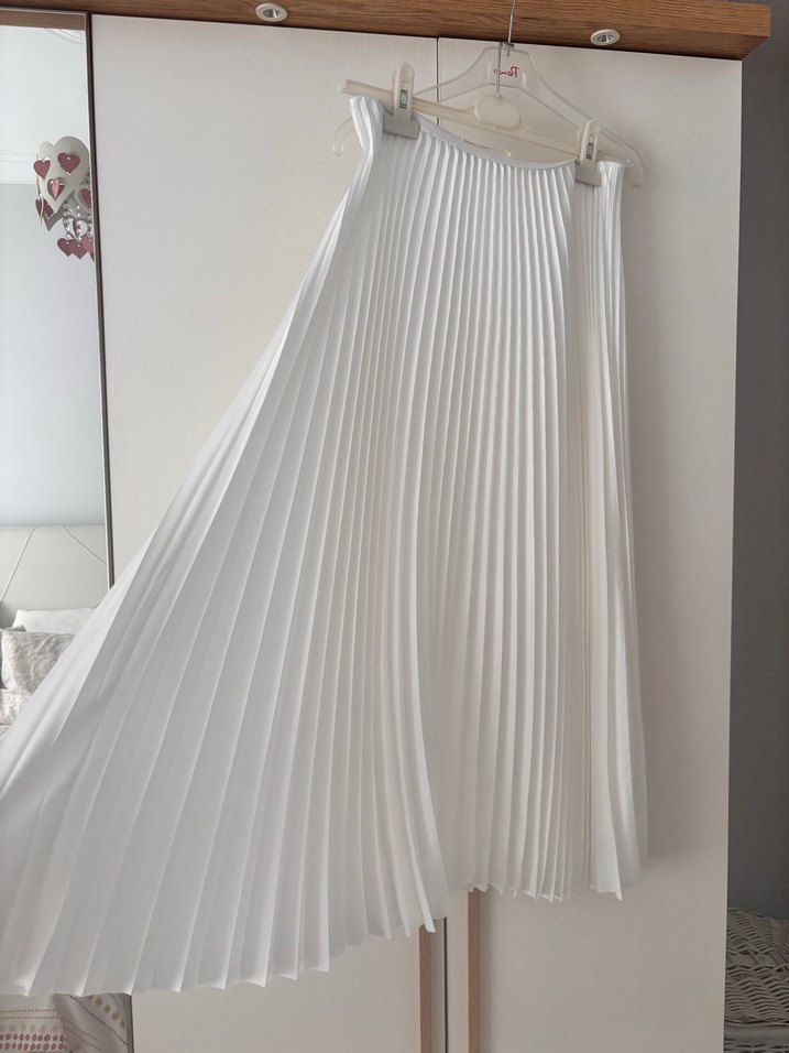 Beyaz Pilili Saten Etek - Görsel 3