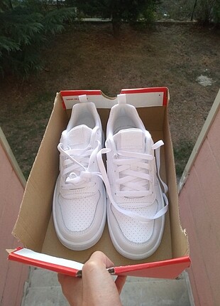 Nike Court Borough Low