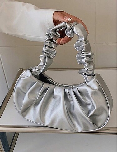 Pinterest gümüş parlak çanta