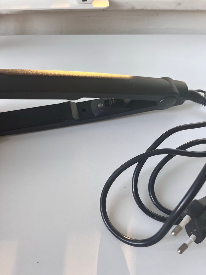 Siyah Saç Düzleştirici - Görsel 2