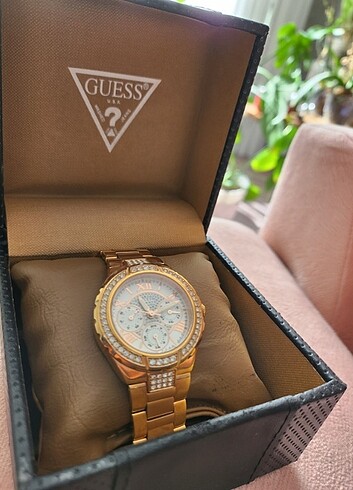 Guess Guess kol saati
