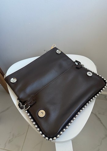 Zara Zincir Detaylı Kahverengi Deri Kadın Çanta