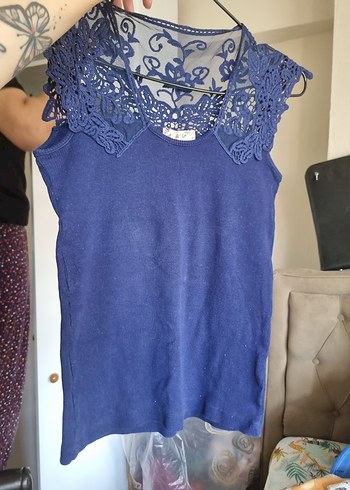 s Beden Dantel Detaylı Bluz