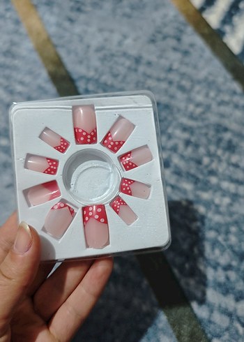 Puantiyeli Sahte Tırnak Seti - Görsel 2