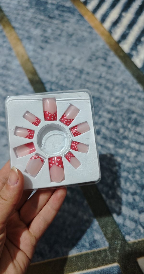 Puantiyeli Sahte Tırnak Seti - Görsel 2