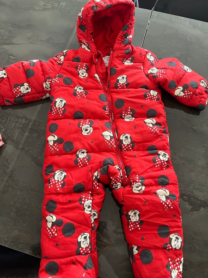 Kız Bebek Desenli Kapüşonlu Kırmızı Tulumu - Görsel 2