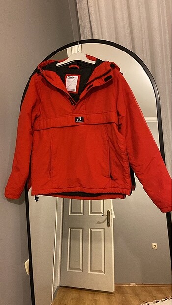 Pull and Bear Kanguru mont