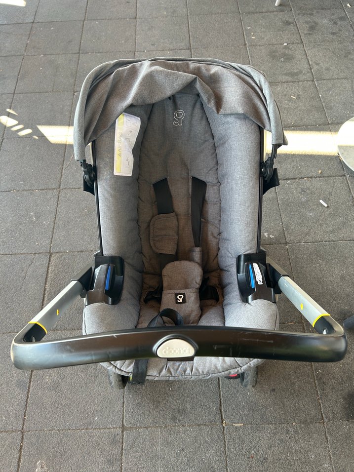 Doona Bebek Arabası ve isofix bazası - Görsel 3