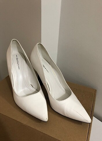 Bershka sivri burun topuklu ayakkabı  - Görsel 7