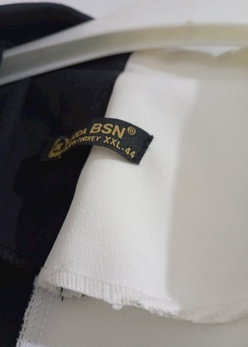 Kadın Siyah-Beyaz Düğmeli Blazer Ceket - Görsel 4