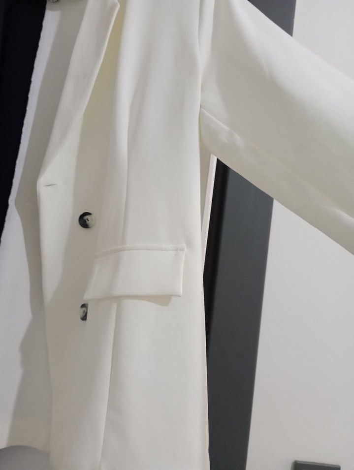 Kadın Siyah-Beyaz Düğmeli Blazer Ceket - Görsel 3