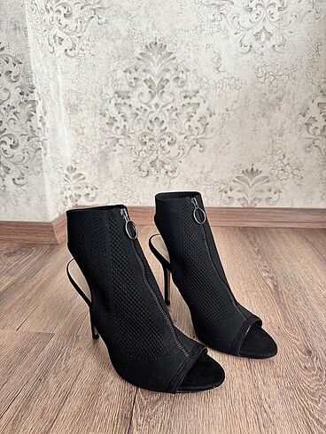 Zara zara siyah topuklu ayakkabı