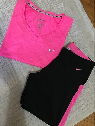 Nike üst