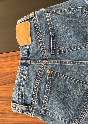 32 Beden Pull&bear kot şort