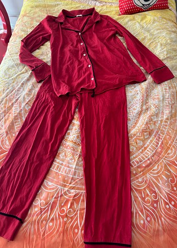 Kırmızı uzun kollu pijama takımı